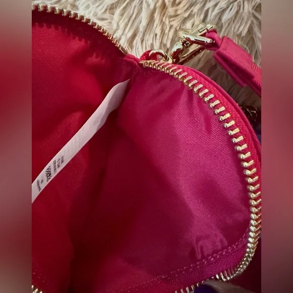 LULU LEMON DUAL POUCH WRISTLET HEART 🩷 - Picture 5 of 6